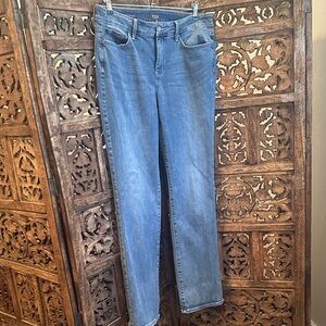 NYDJ Marilyn Straight Leg Jeans in Faded Blue Wash